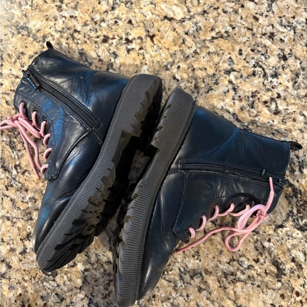 ▪️DKNY Combat Boots